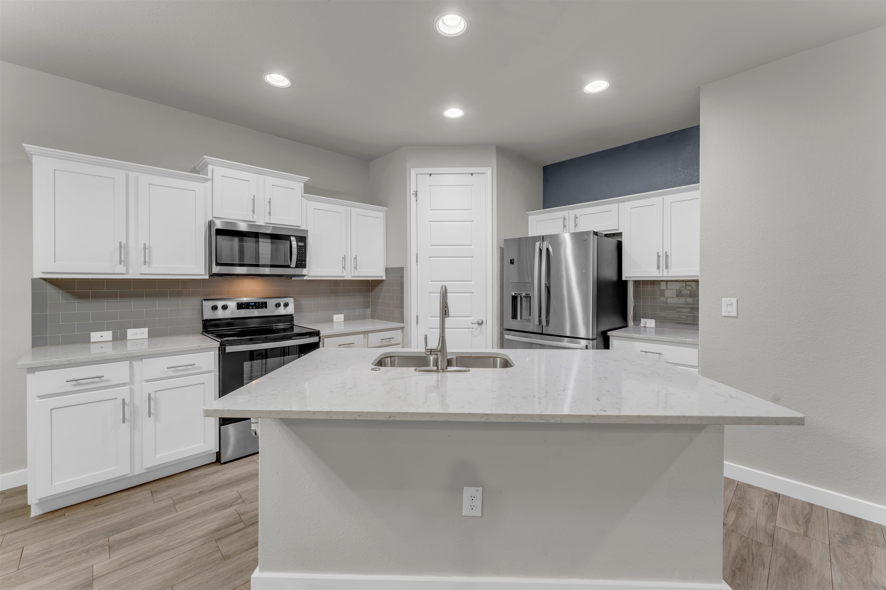 511 Taylor Drive Horseshoe Bay, TX 78657 - Photo 8 of 36