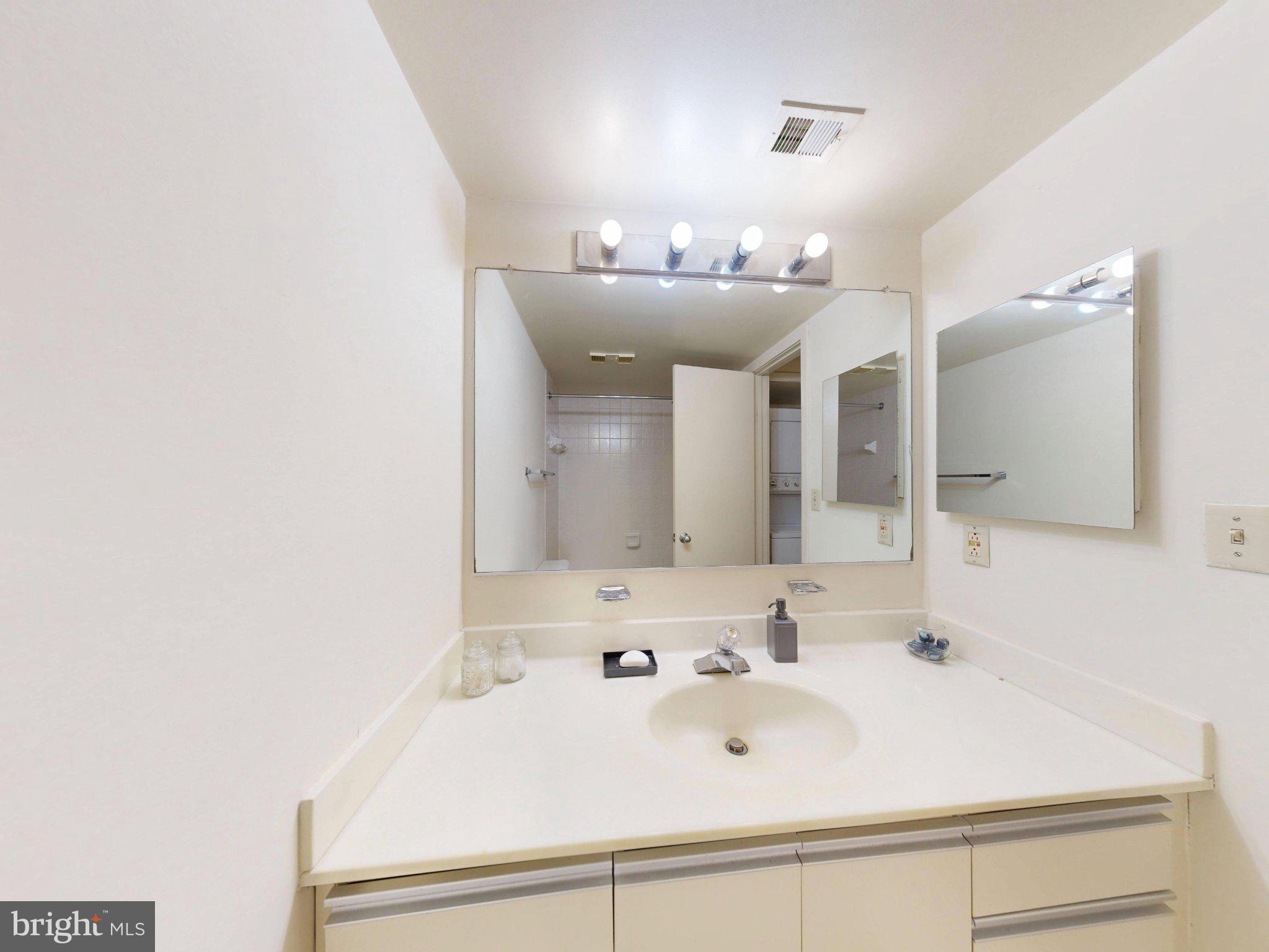 5505 Seminary Road, Unit 1101N Falls Church, VA 22041 - Photo 16 of 45 Bathroom