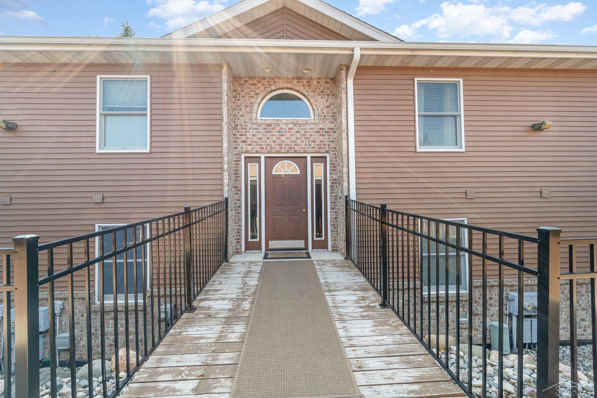 8237 Midland Road Freeland, MI 48623 - Photo 2 of 25 50122824-1.JPG