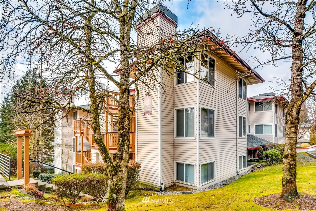 3921 243rd Place Southeast, Unit J303 Bothell, WA 98021 - Photo 2 of 18 Gallery Image 2