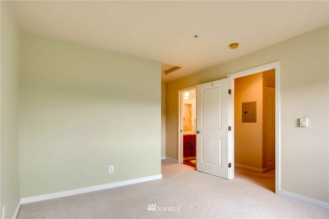 3921 243rd Place Southeast, Unit J303 Bothell, WA 98021 - Photo 6 of 18 Gallery Image 6