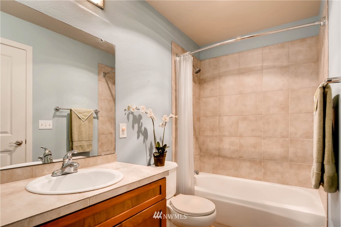 3921 243rd Place Southeast, Unit J303 Bothell, WA 98021 - Photo 7 of 18 Gallery Image 7