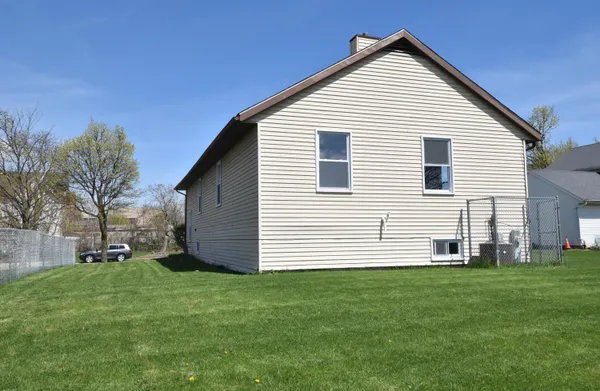 $274,900 | 1125 West Lloyd Street, Milwaukee, WI 53205