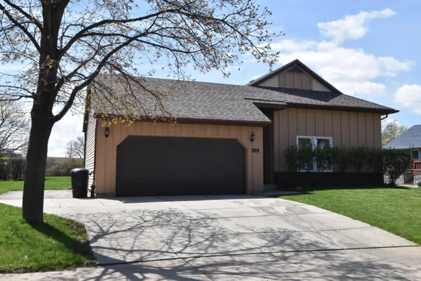 $274,900 | 1125 West Lloyd Street, Milwaukee, WI 53205