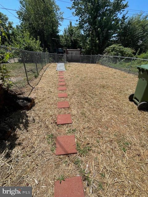 4041 West Cold Spring Lane Baltimore, MD 21215 - Photo 35 of 37 a backyard of a house