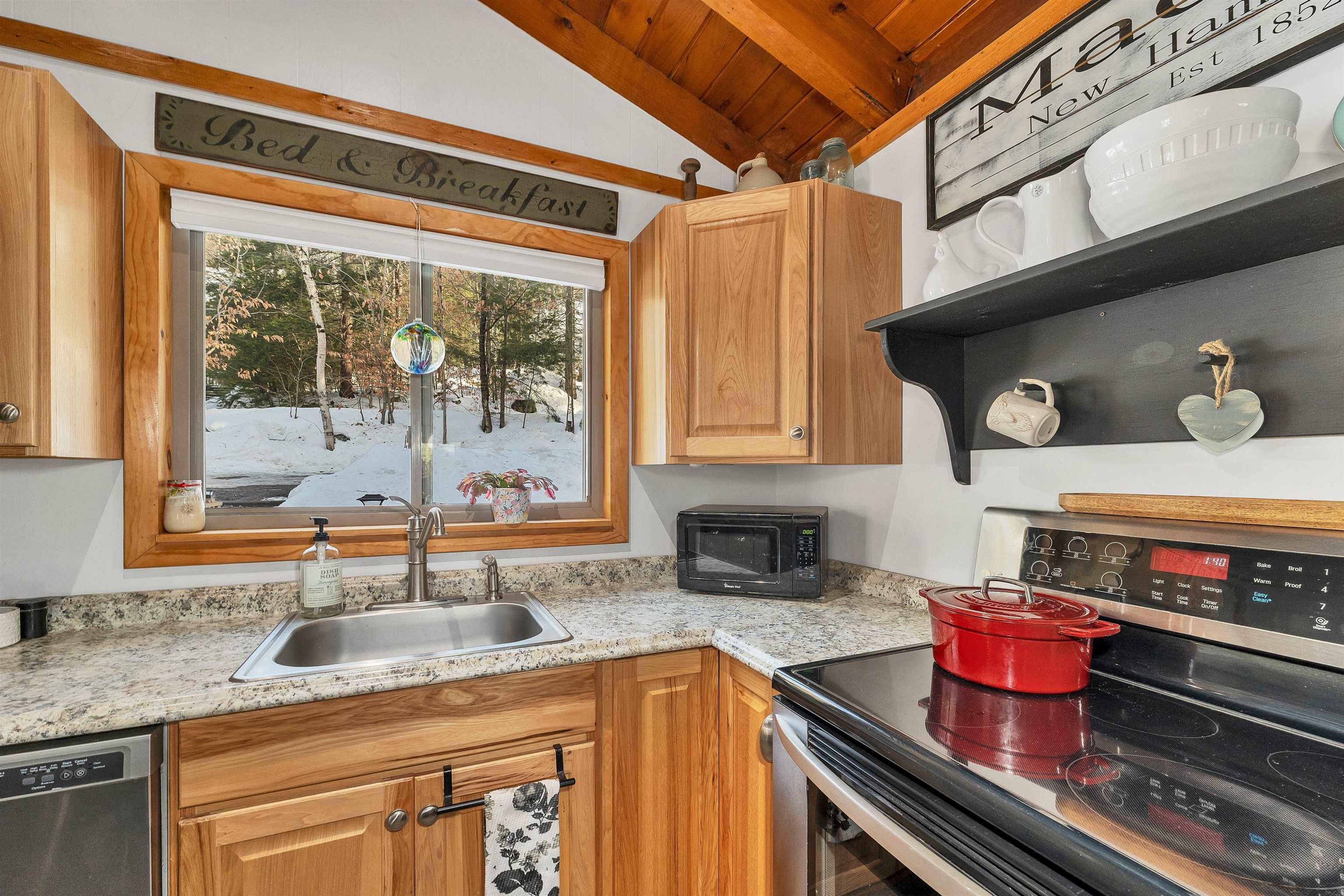 22 Jungfrau Road Madison, NH 03849 - Photo 10 of 42 Gallery Image 10