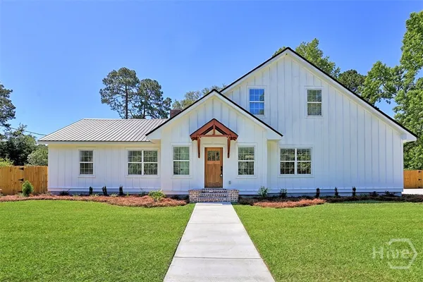 $585,000 | 27 Pine Drive, Savannah, GA 31405