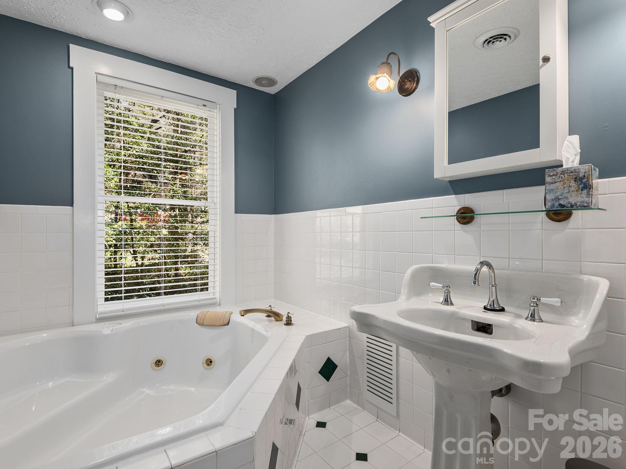 67 Cherokee Road Asheville, NC 28801 - Photo 18 of 39