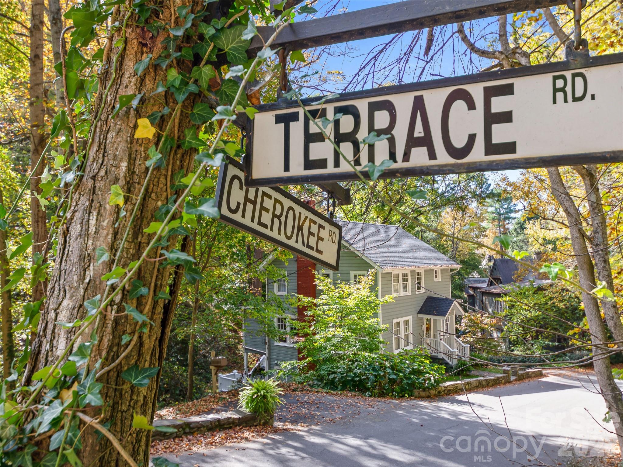 67 Cherokee Road Asheville, NC 28801 - Photo 36 of 39