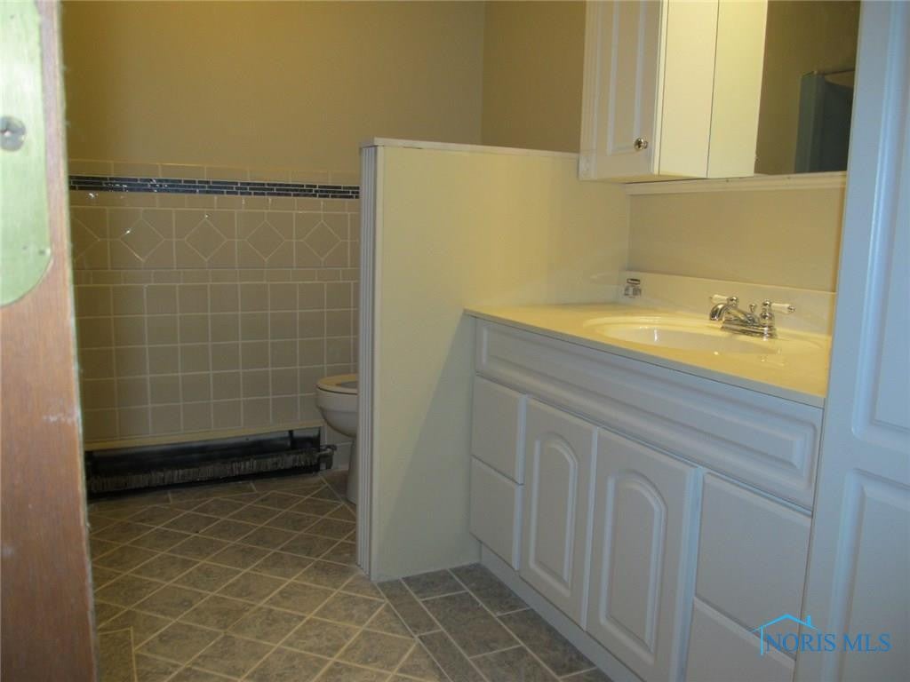 15625 Harris Road Defiance, OH 43512 - Photo 19 of 27 LOWER LEVEL UPDATED BATH