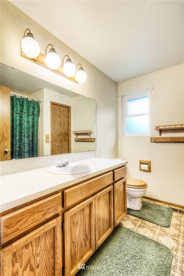 14320 200th Avenue Southeast Renton, WA 98059 - Photo 11 of 24