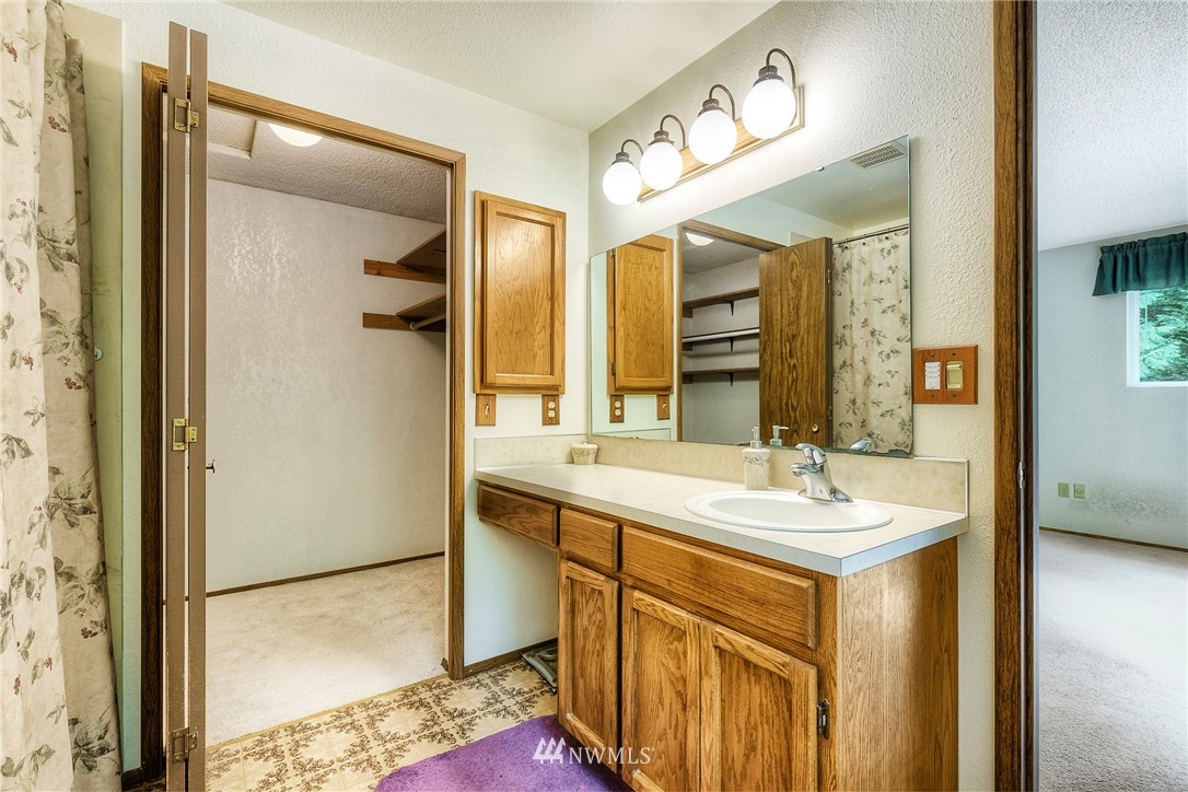 14320 200th Avenue Southeast Renton, WA 98059 - Photo 13 of 24