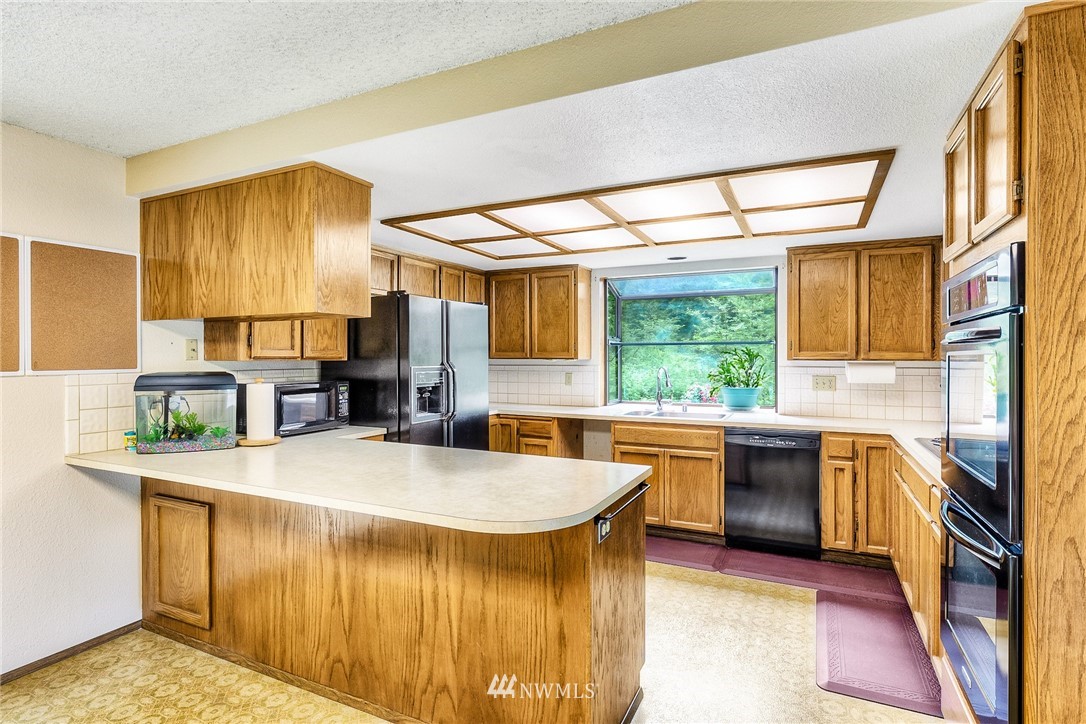 14320 200th Avenue Southeast Renton, WA 98059 - Photo 7 of 24