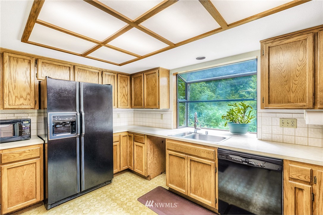 14320 200th Avenue Southeast Renton, WA 98059 - Photo 8 of 24