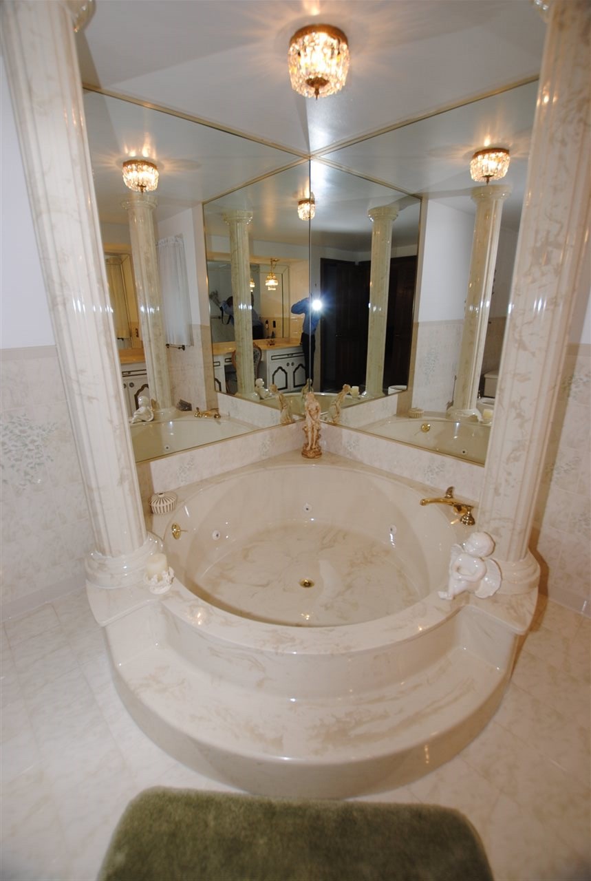 46200 Heydenreich Road Macomb, MI 48044 - Photo 30 of 51 31362131-29.JPG
