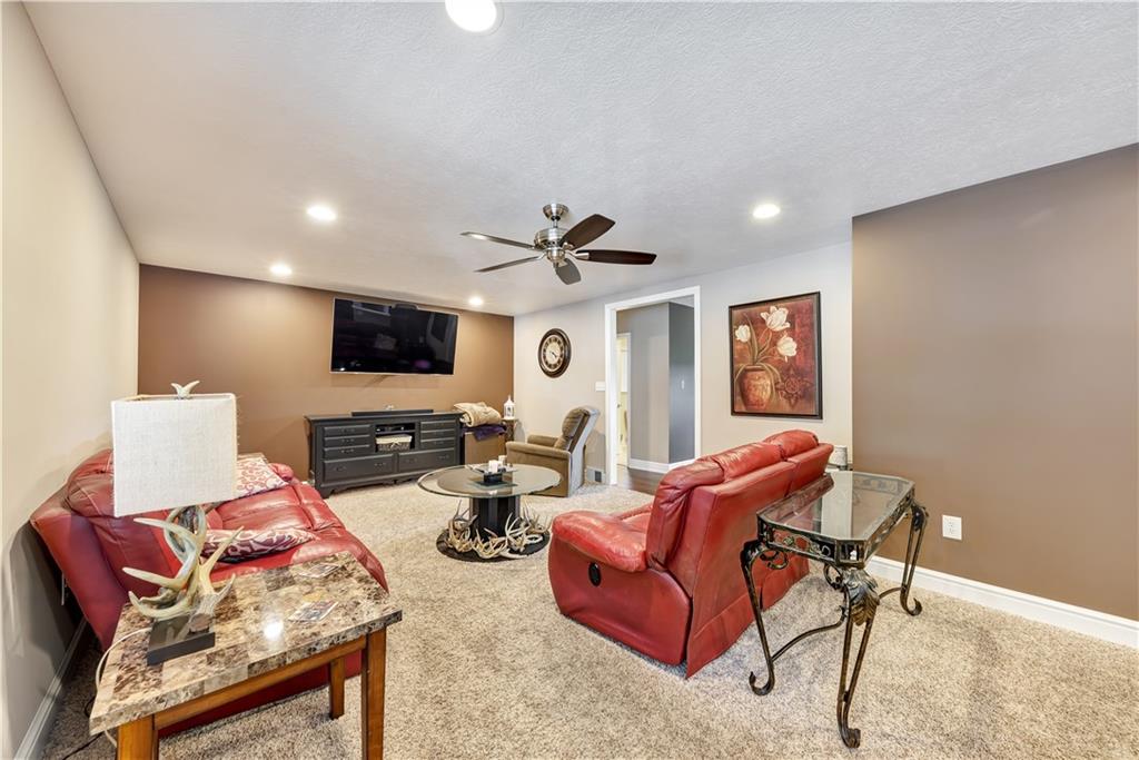 61 Glenn Way McKees Rocks, PA 15136 - Photo 8 of 25 Gallery Image 8