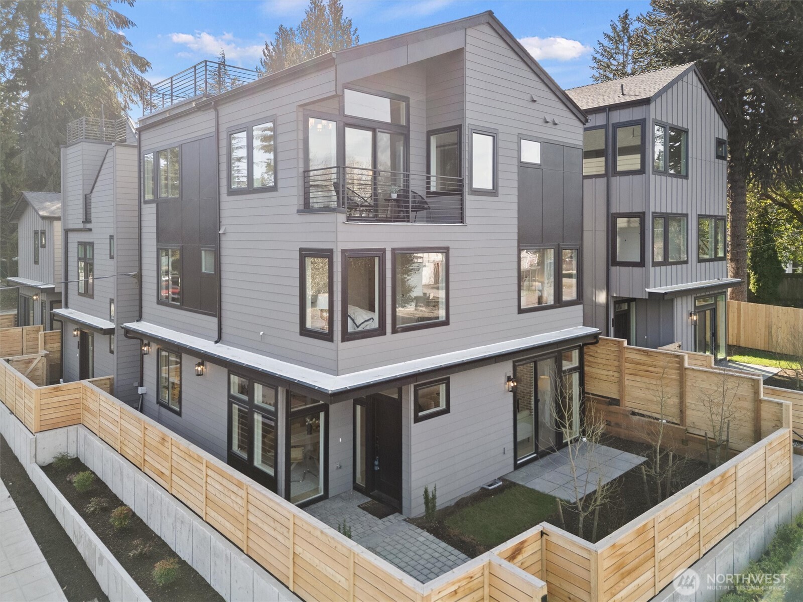 1261 Northeast 100th Street Seattle, WA 98115 - Photo 3 of 40