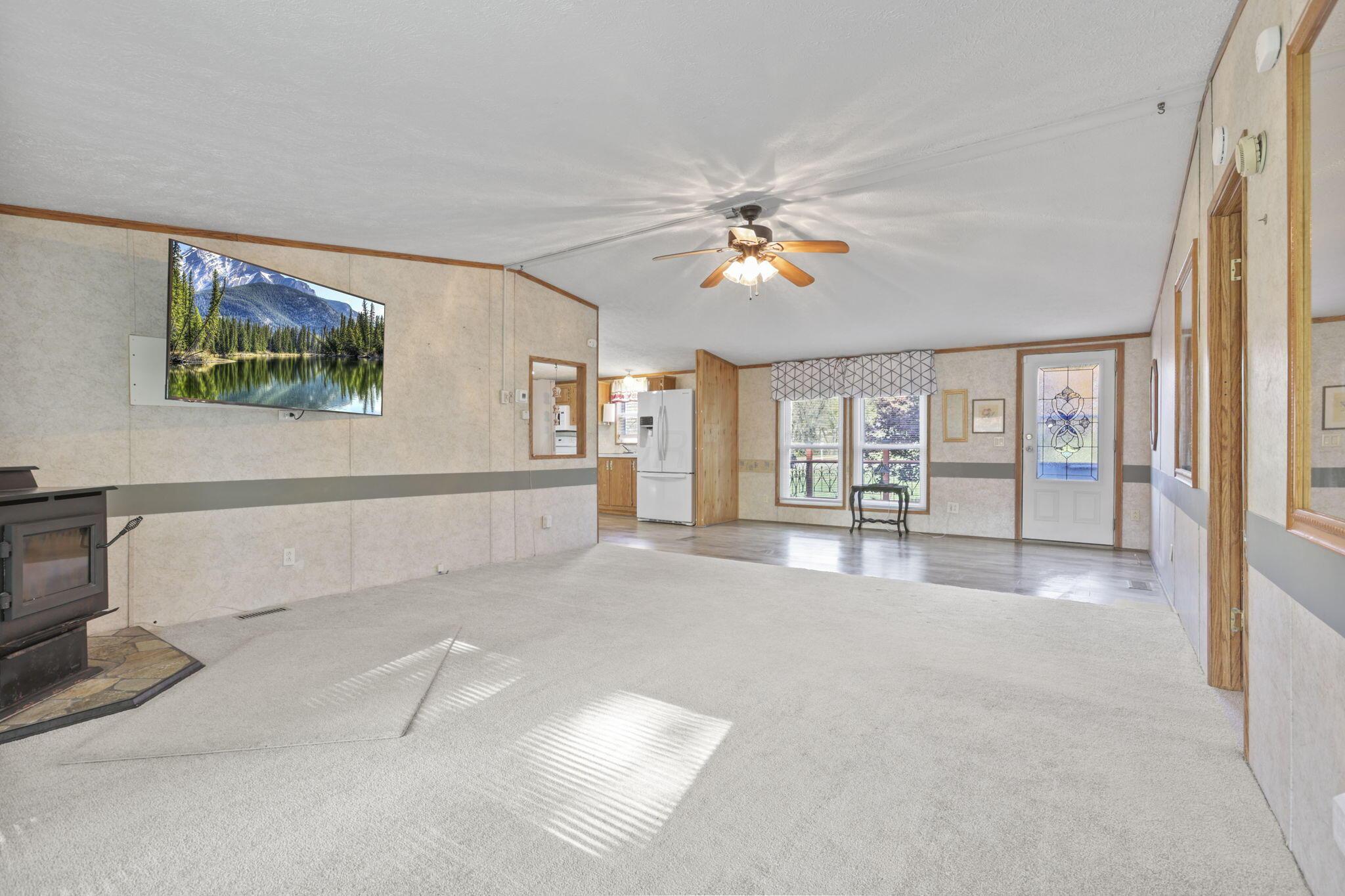 2782 James Road Granville, OH 43023 - Photo 19 of 42 Family room into front entry & eat-in space