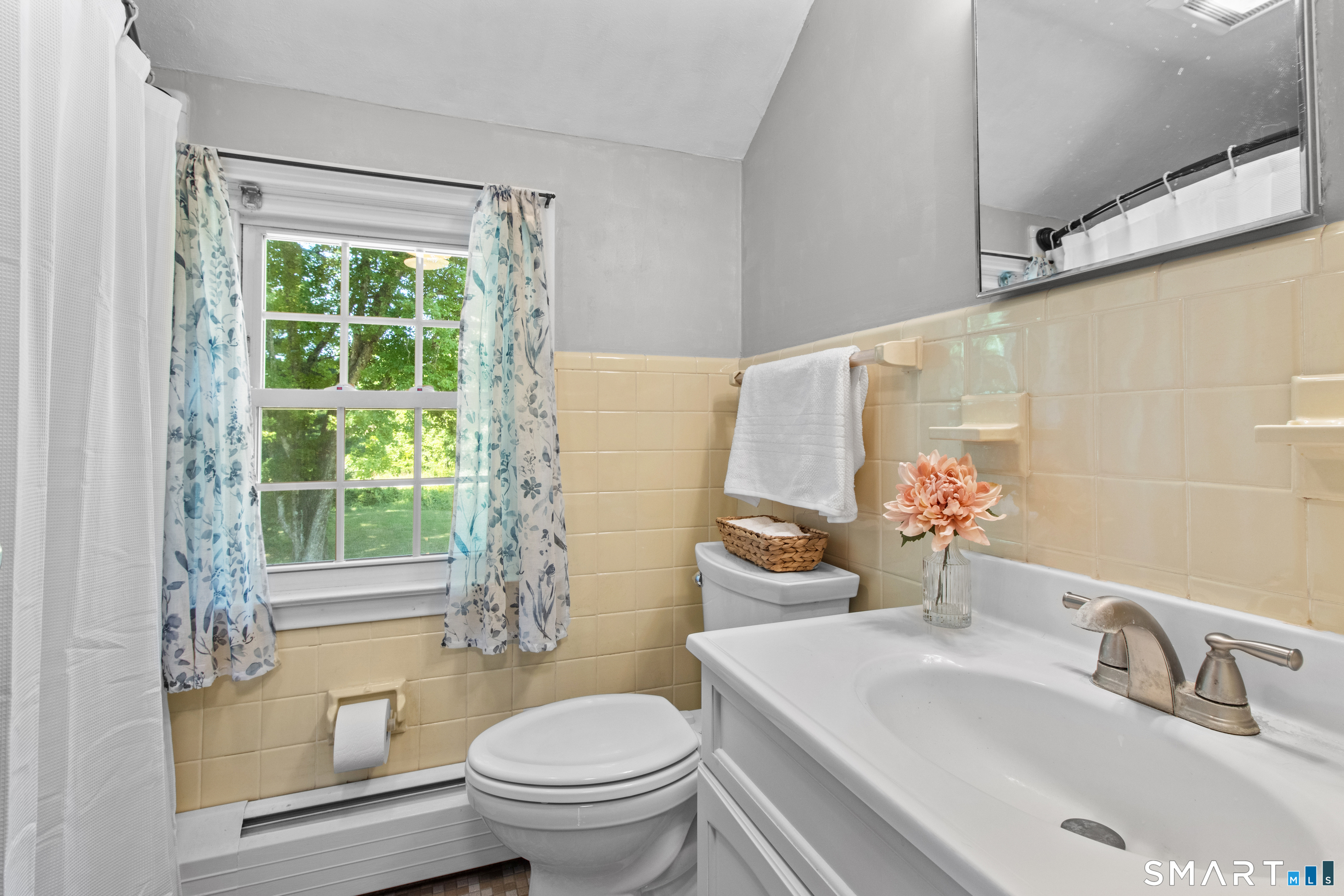 24 Maple Edge Drive Bloomfield, CT 06002 - Photo 15 of 27
