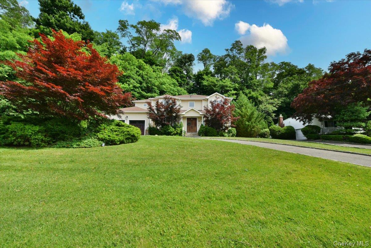 245 Harbor Hill Road Roslyn, NY 11576 - Photo 4 of 33