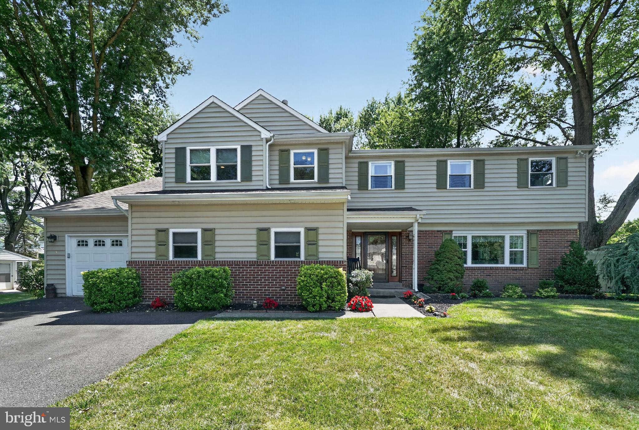 240 Beaver Road Southampton, PA 18966 - Photo 2 of 35 Beautiful Landscaping