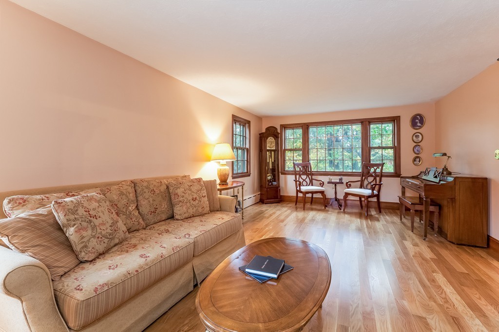2 Oakcrest Road Hingham, MA 02043 - Photo 8 of 26 Gallery Image 8