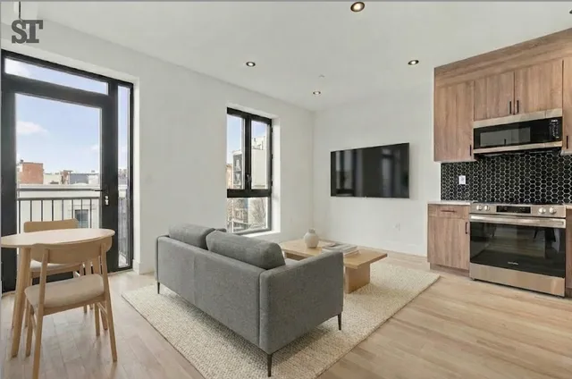 $3,250 | 707 5th Avenue, Unit 2B | Greenwood Heights