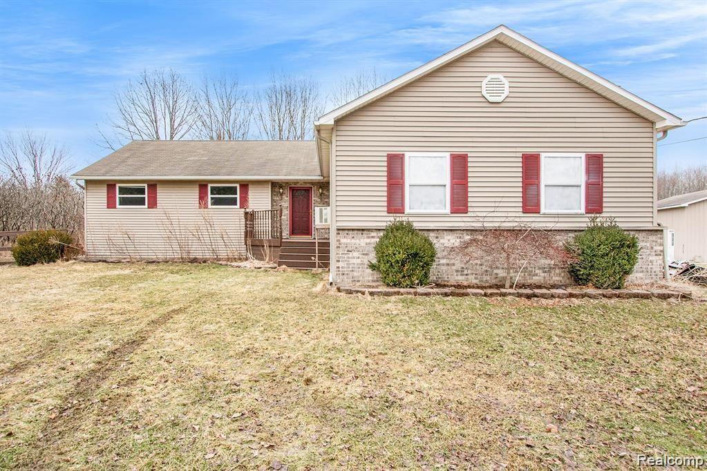 8292 Cork Road Avoca, MI 48006 - Photo 2 of 38 0N2A5009.jpg