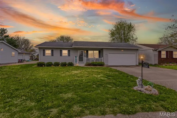 $168,000 | 114 Rosewood Drive, Jerseyville, IL 62052