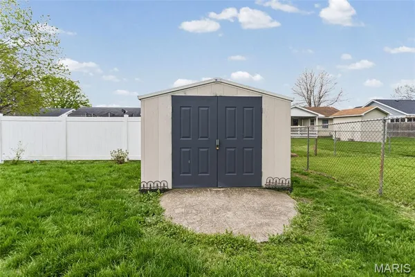 $168,000 | 114 Rosewood Drive, Jerseyville, IL 62052