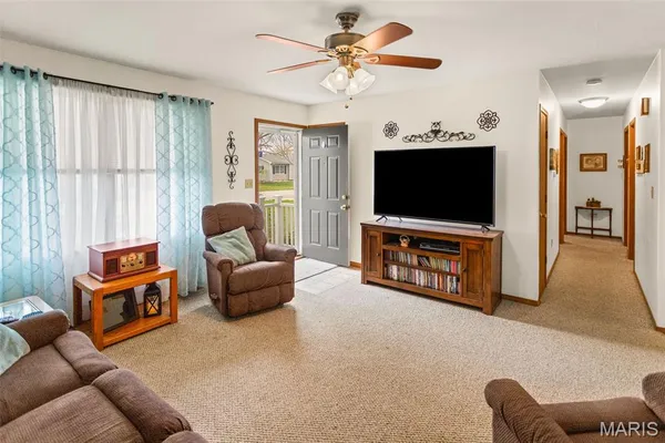 $168,000 | 114 Rosewood Drive, Jerseyville, IL 62052