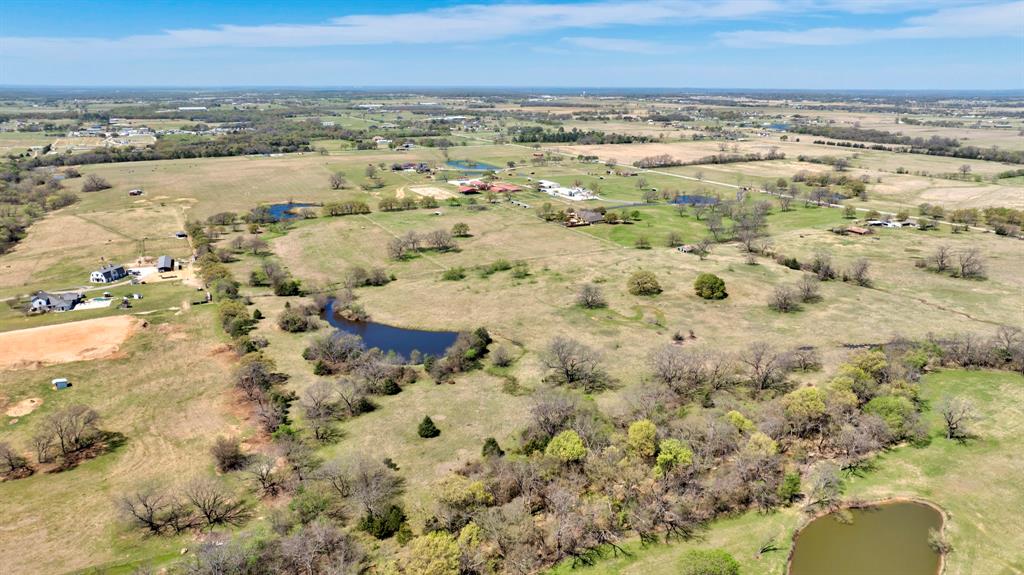 12592 Friendship Road Pilot Point, TX 76258 - Photo 8 of 22