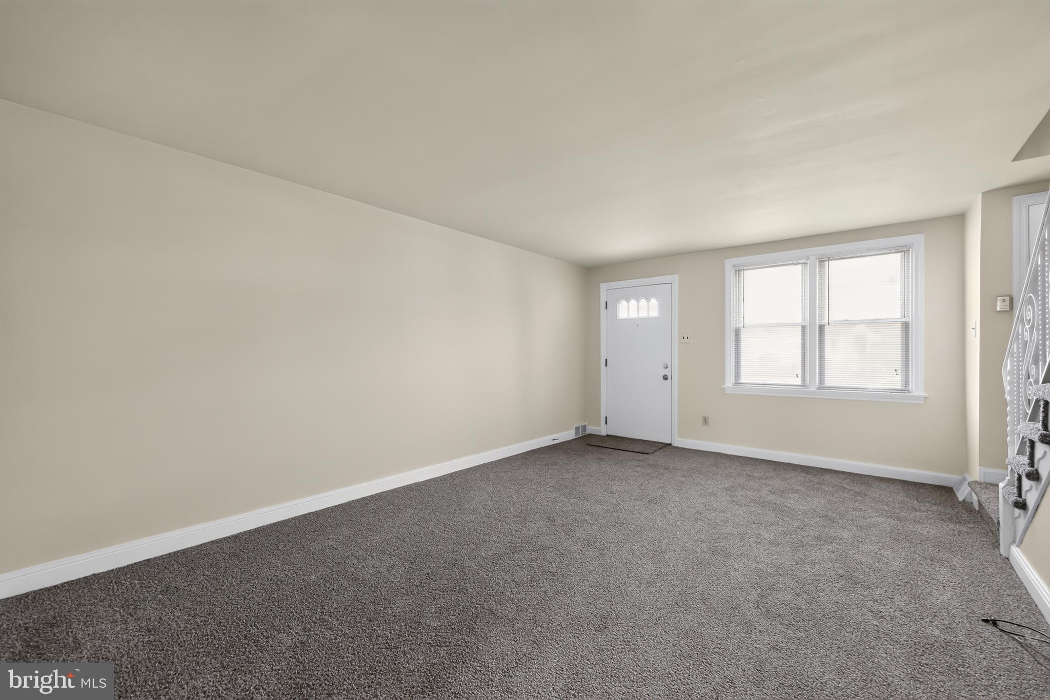 256 Cambridge Road Clifton Heights, PA 19018 - Photo 9 of 30 Spacious, light-filled living area.