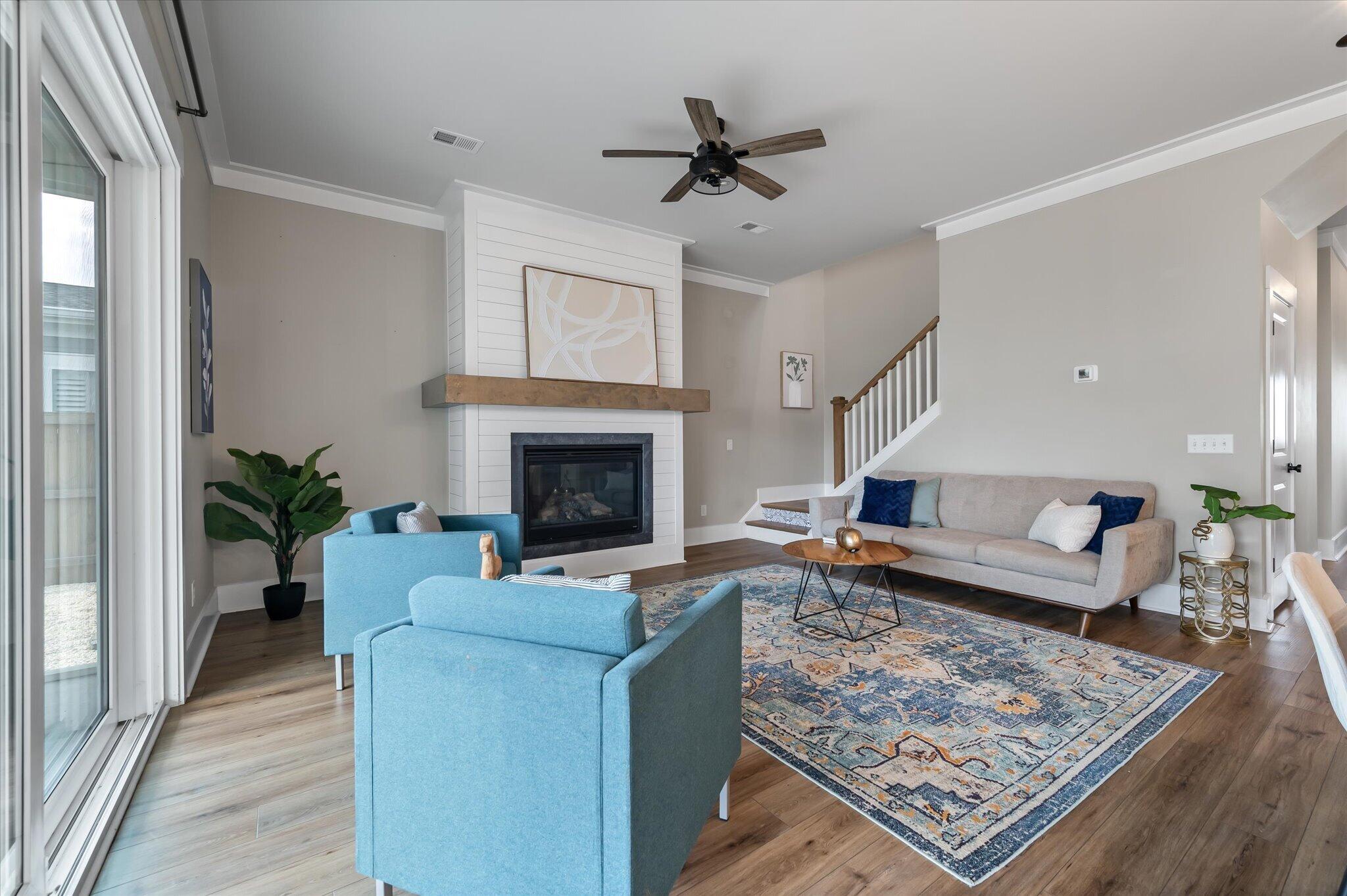619 Blueway Avenue Summerville, SC 29486 - Photo 11 of 40 Living room