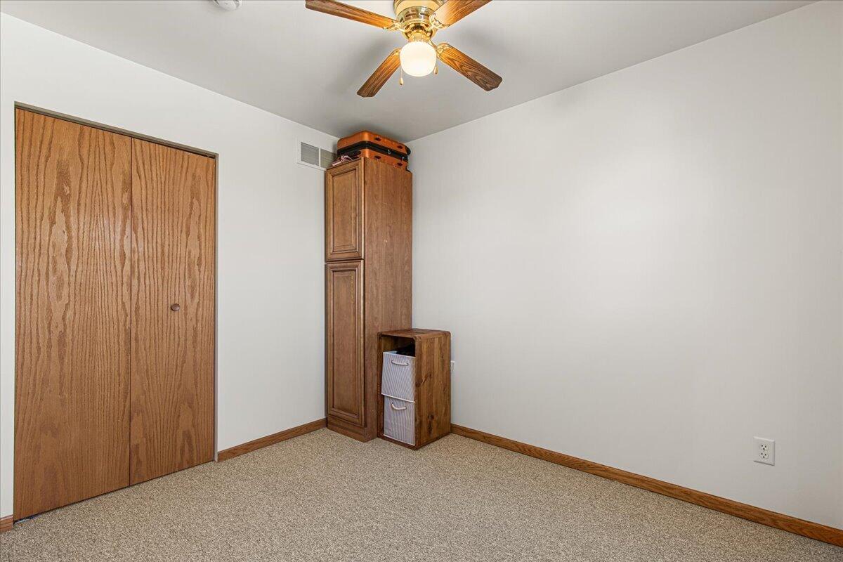 2350 East Sandy Acre Road West Bend, WI 53090 - Photo 28 of 42 Bedroom