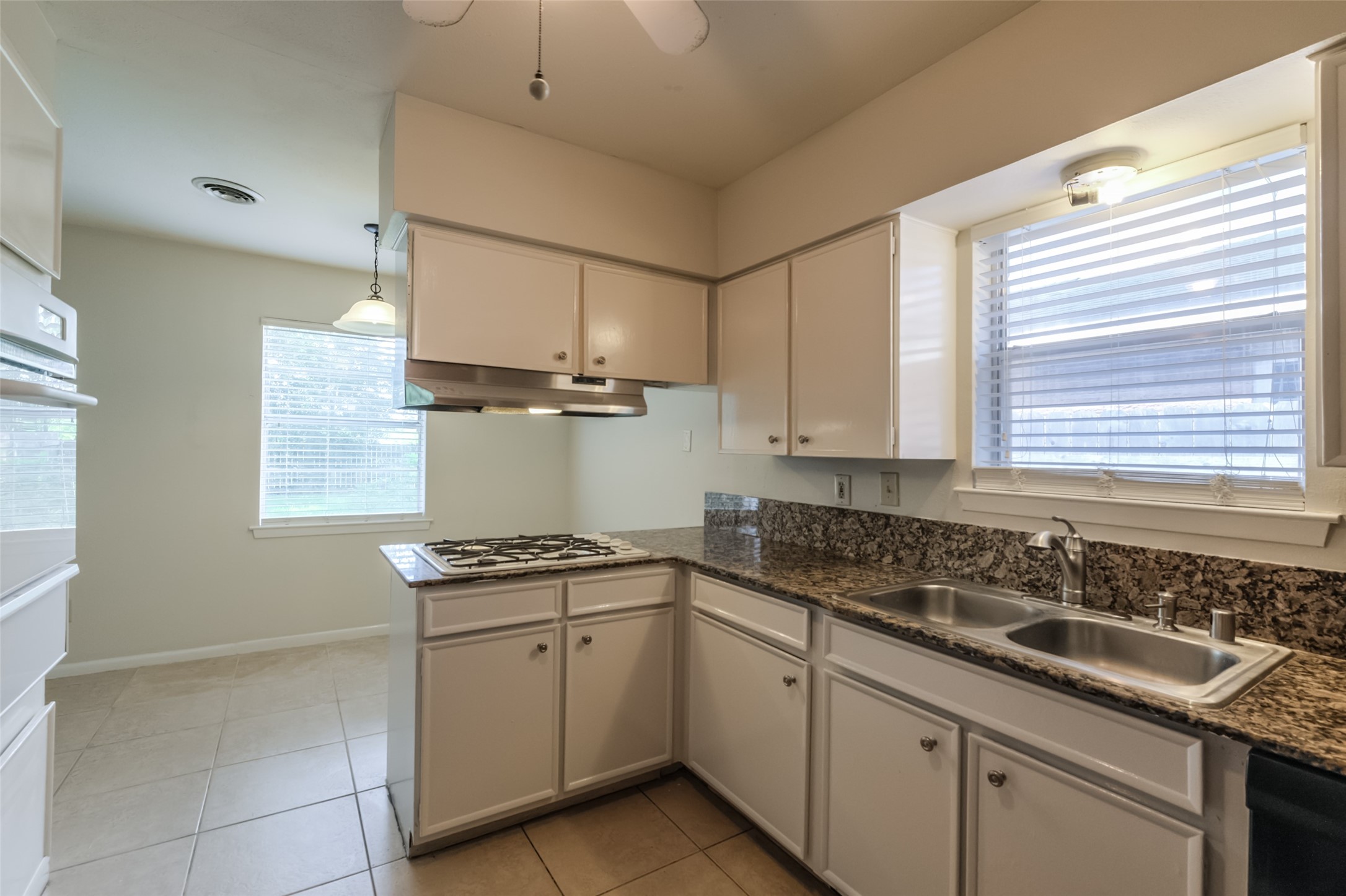 7614 Grape Street Houston, TX 77074 - Photo 6 of 18