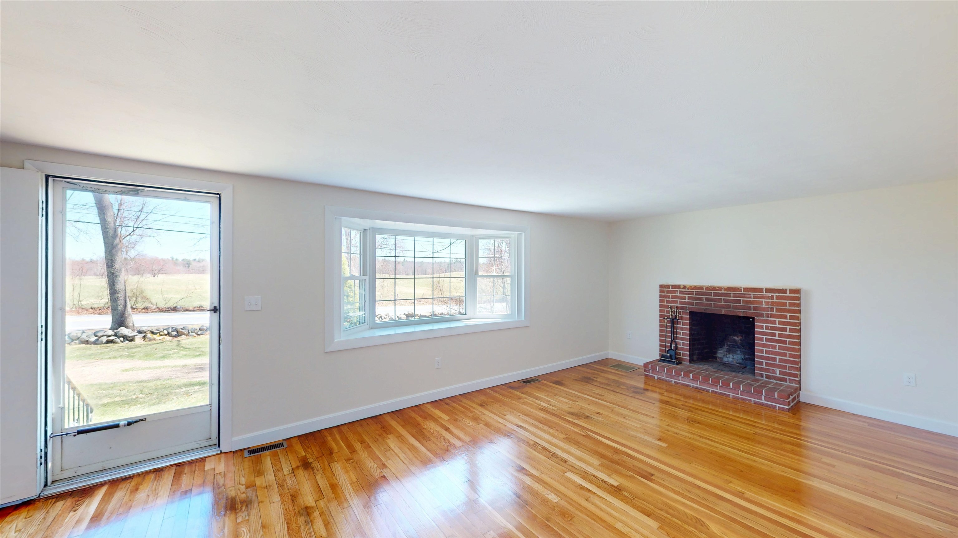 20 Salem Road Atkinson, NH 03811 - Photo 2 of 11