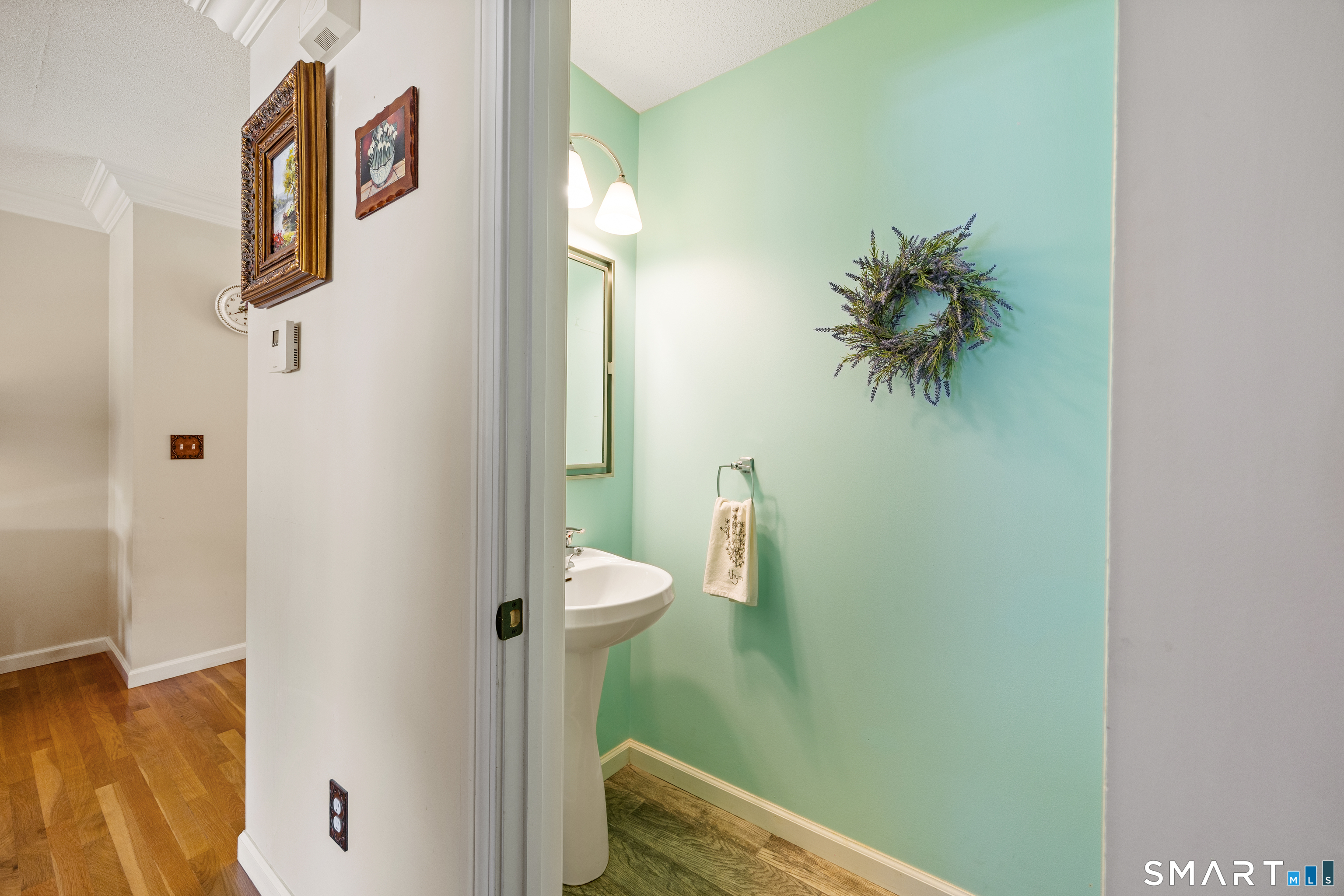119 Taft Pointe, Unit 3 Waterbury, CT 06708 - Photo 7 of 29 Powder room