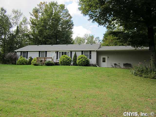 997 Rathburn Road Oswego, NY 13126 - Photo 1 of 1 Exterior Front
