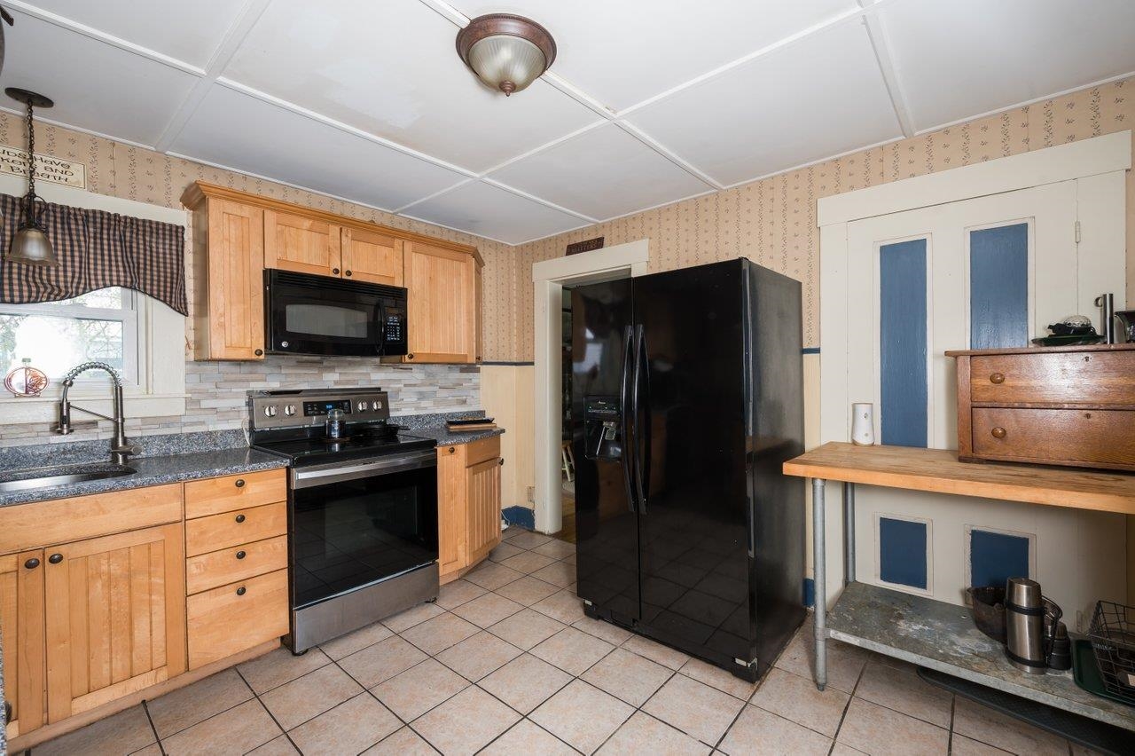 19 Sheridan Avenue Rochester, NH 03867 - Photo 10 of 44