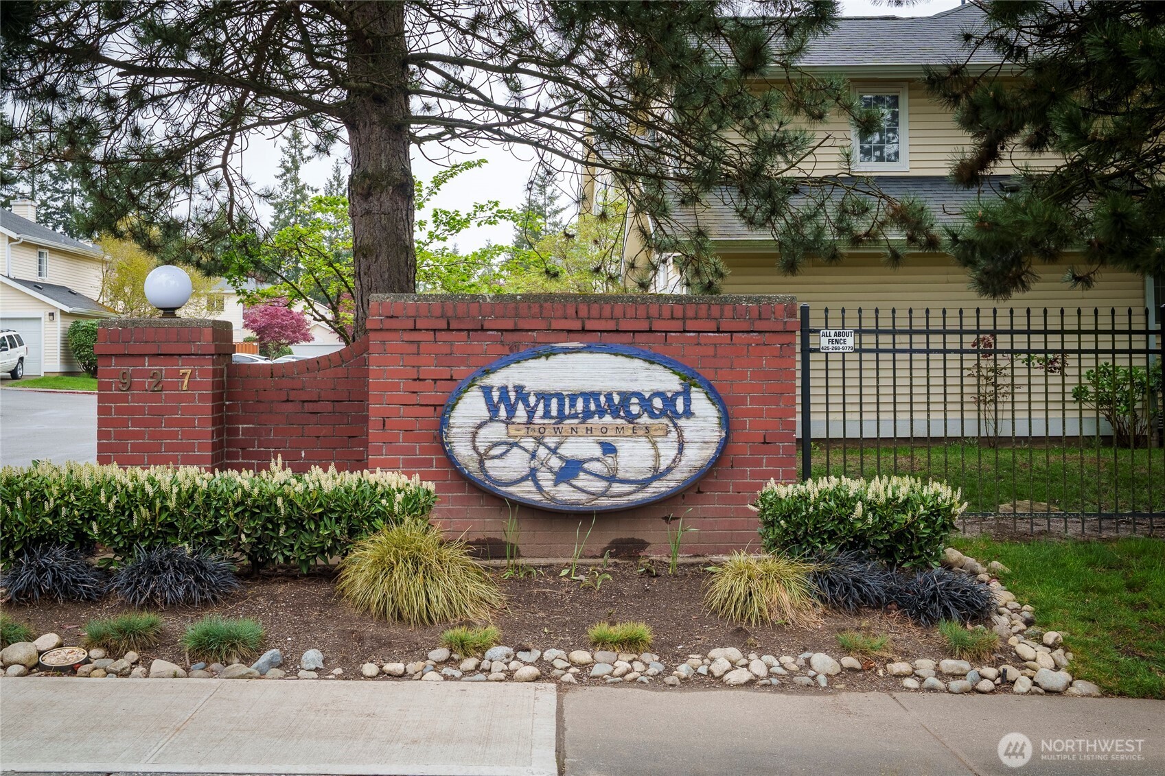 927 132nd Street Southwest, Unit C2 Everett, WA 98204 - Photo 4 of 39