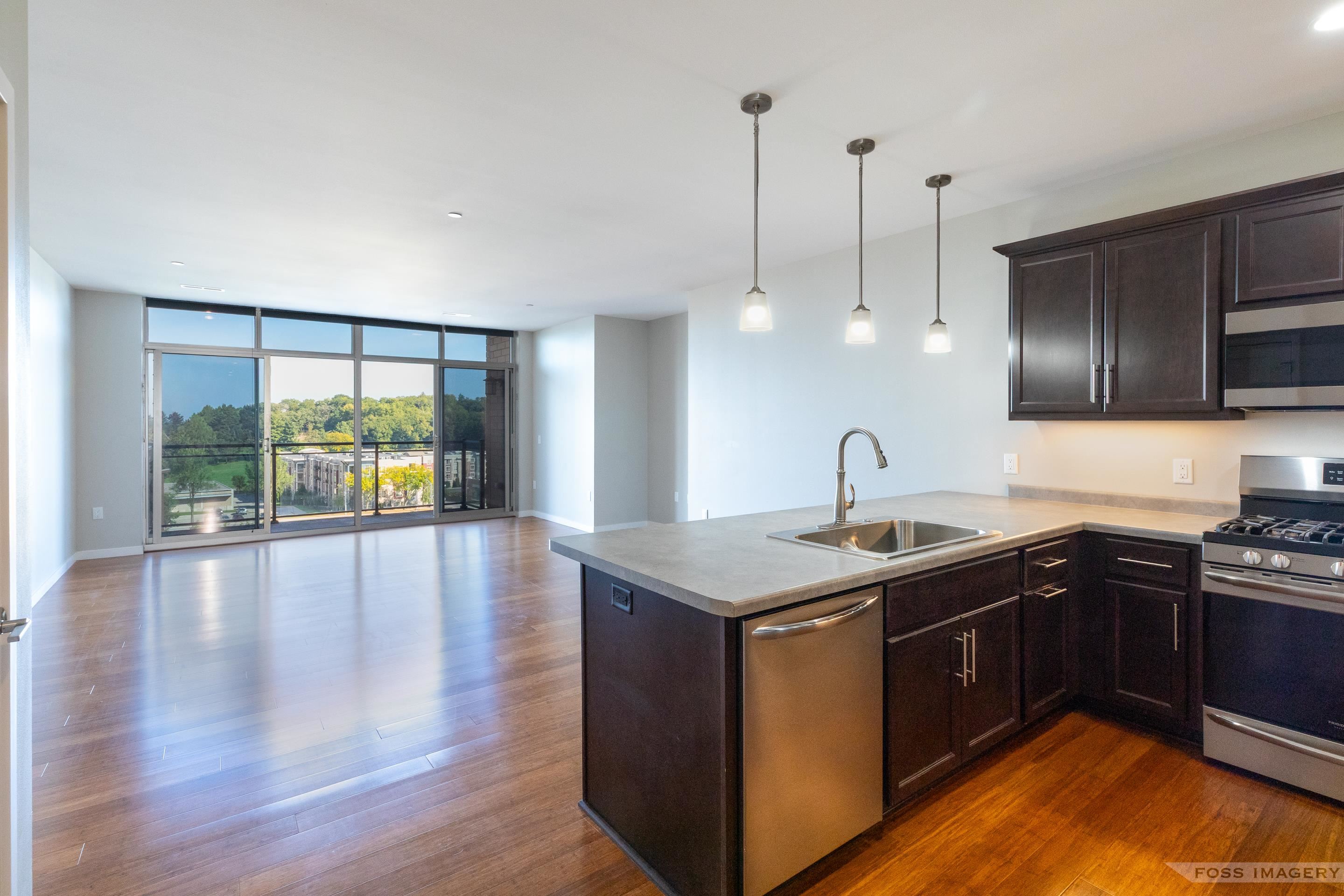 625 North Segoe Road, Unit 504 Madison, WI 53705 - Photo 9 of 38