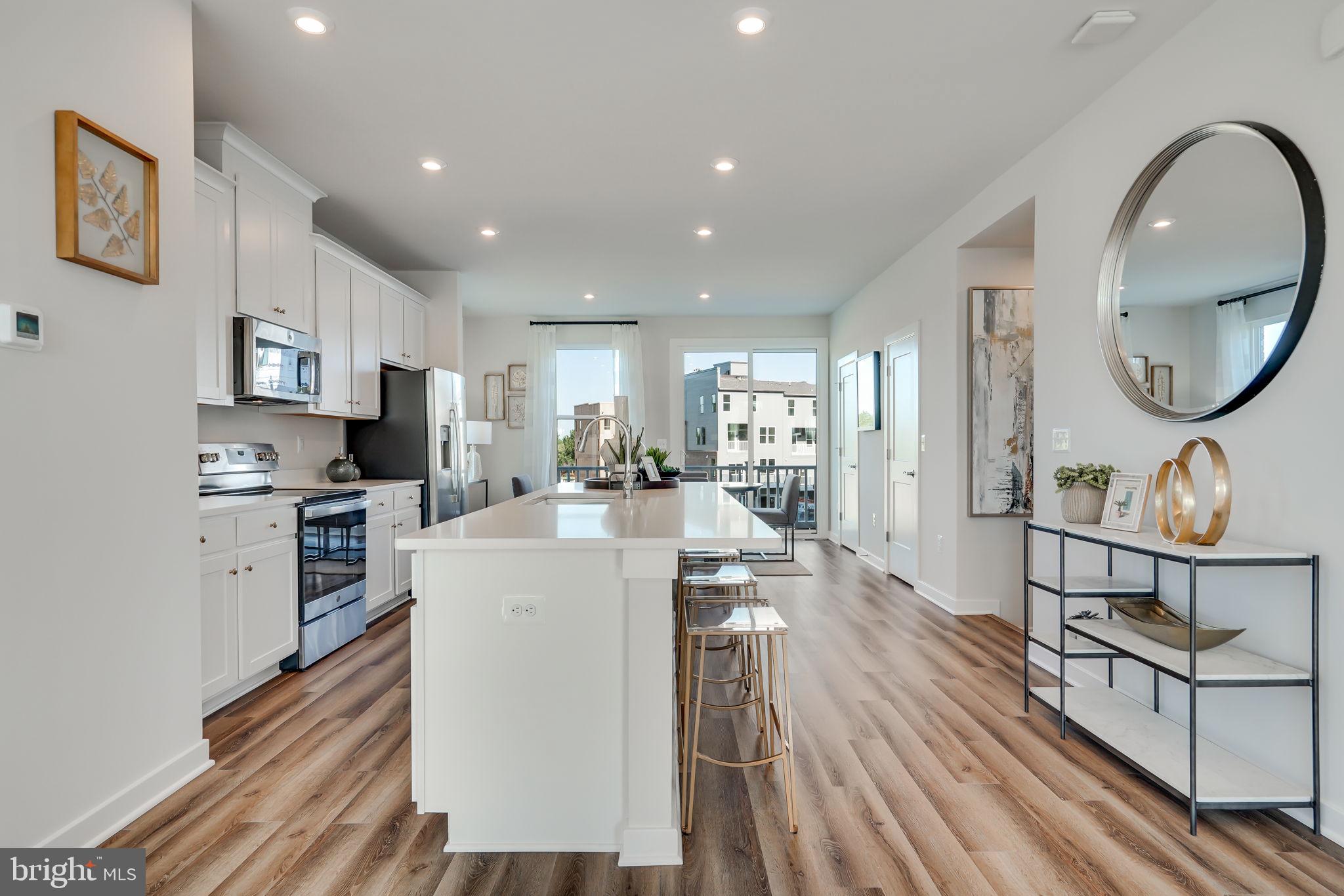 14182 Gypsum Loop Chantilly, VA 20151 - Photo 13 of 61