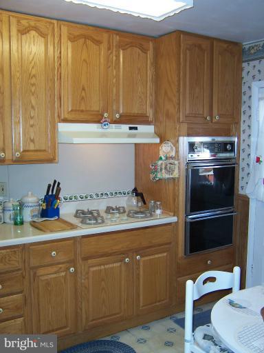 5692 Utrecht Road Baltimore, MD 21206 - Photo 9 of 27 Kitchen