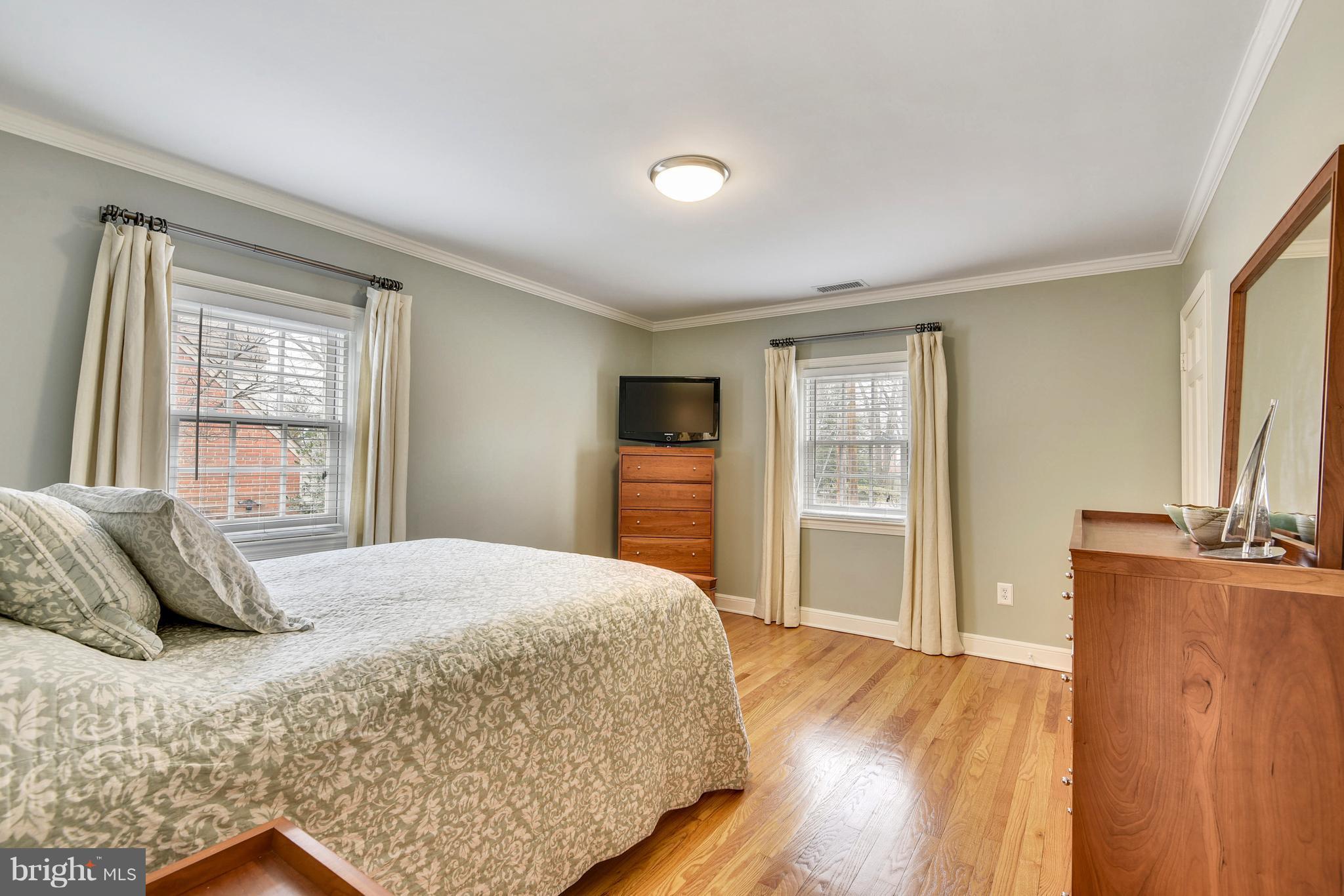 4604 Woodfield Road Bethesda, MD 20814 - Photo 14 of 28 Bedroom (Master)