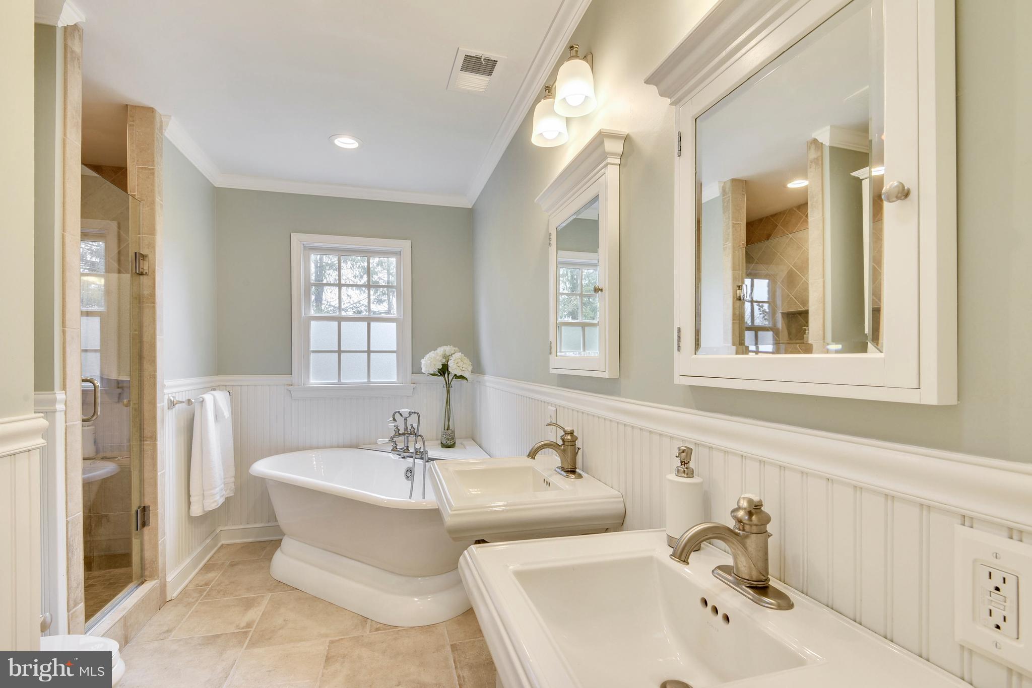4604 Woodfield Road Bethesda, MD 20814 - Photo 15 of 28 Bath (Master)