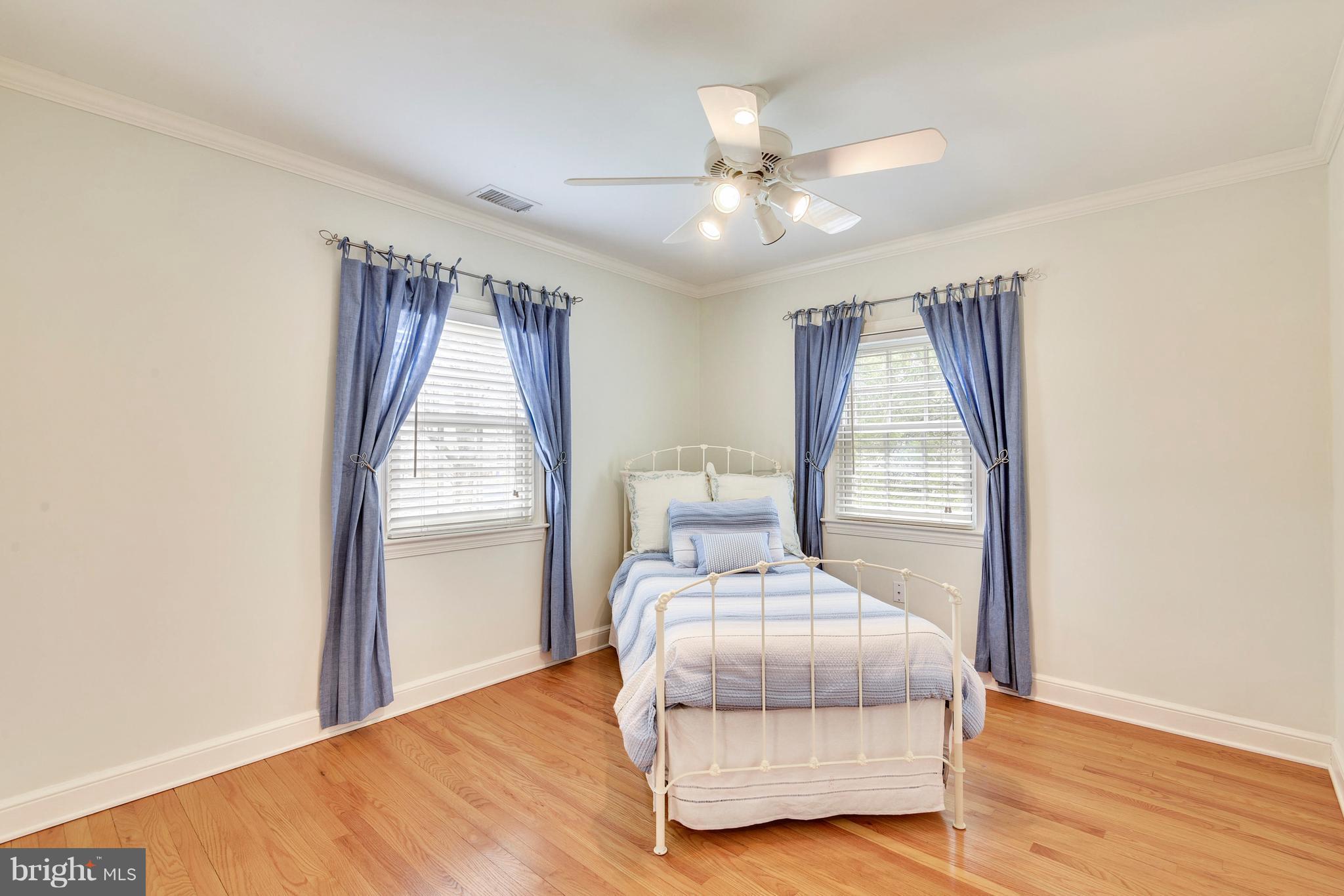 4604 Woodfield Road Bethesda, MD 20814 - Photo 18 of 28 2nd Bedroom