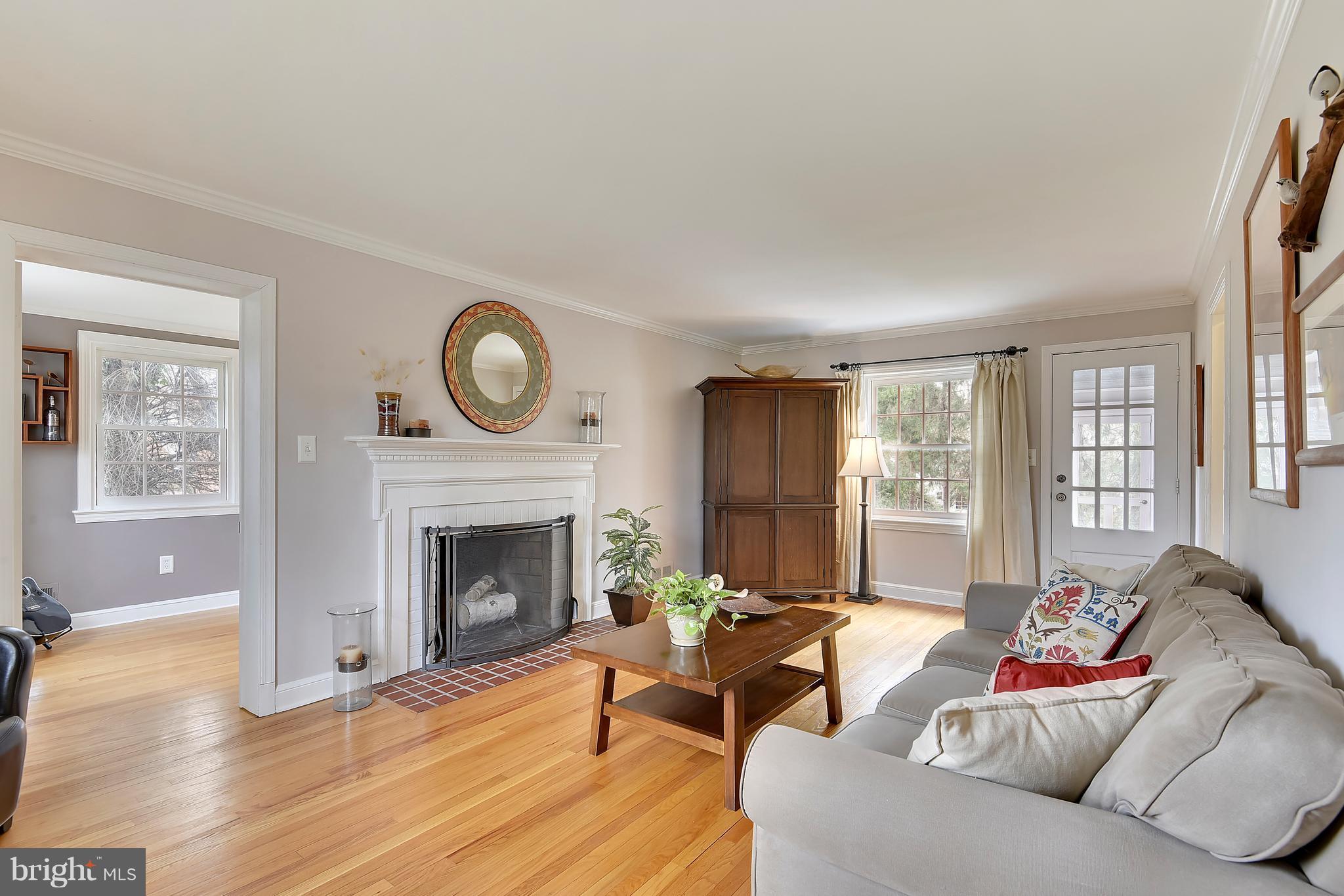 4604 Woodfield Road Bethesda, MD 20814 - Photo 3 of 28 Living Room