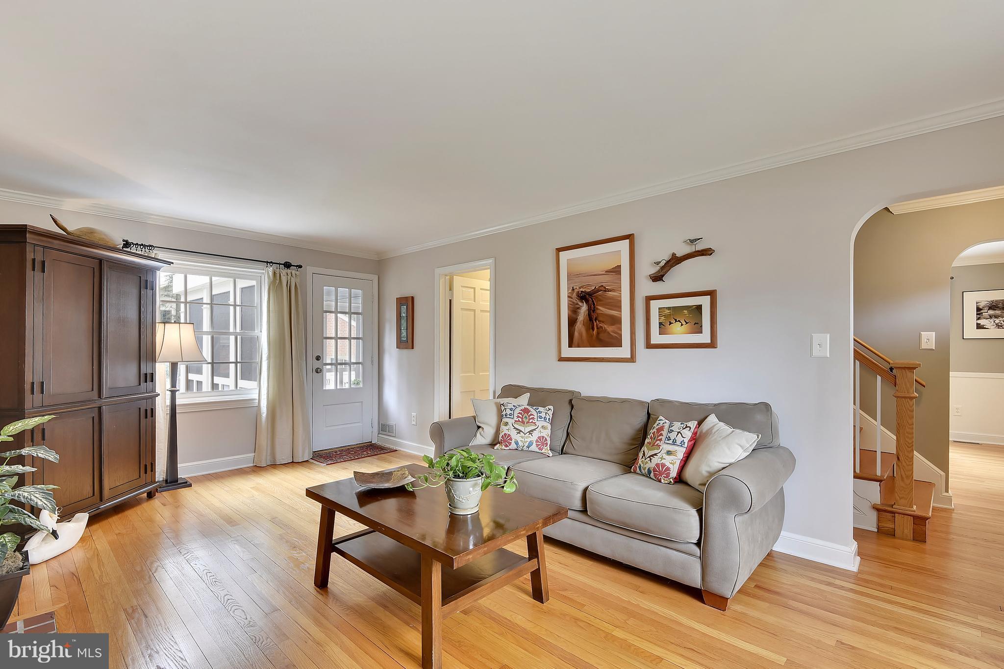 4604 Woodfield Road Bethesda, MD 20814 - Photo 4 of 28 Living Room