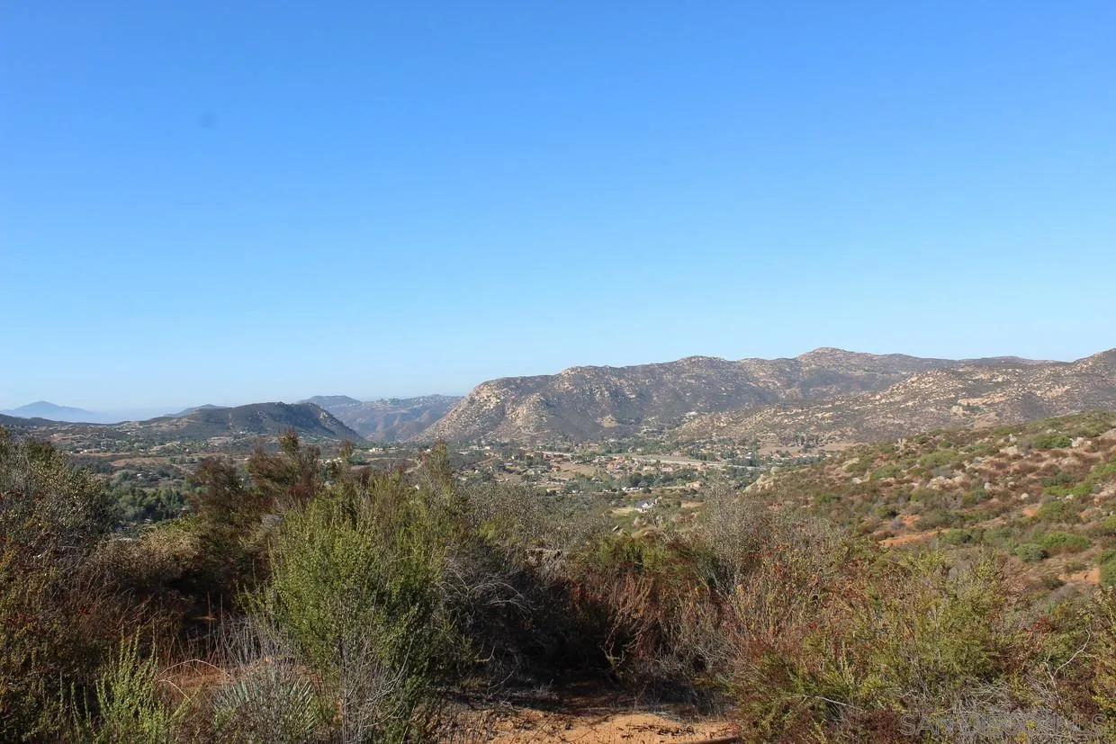 Taberna Vista Way Alpine, CA 91901 - Photo 5 of 12 Gallery Image 5